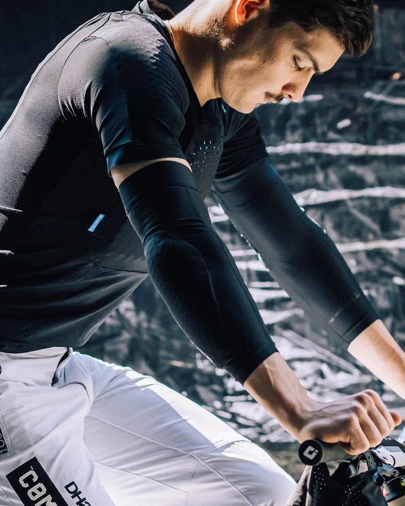 Gravity Elbow Pad