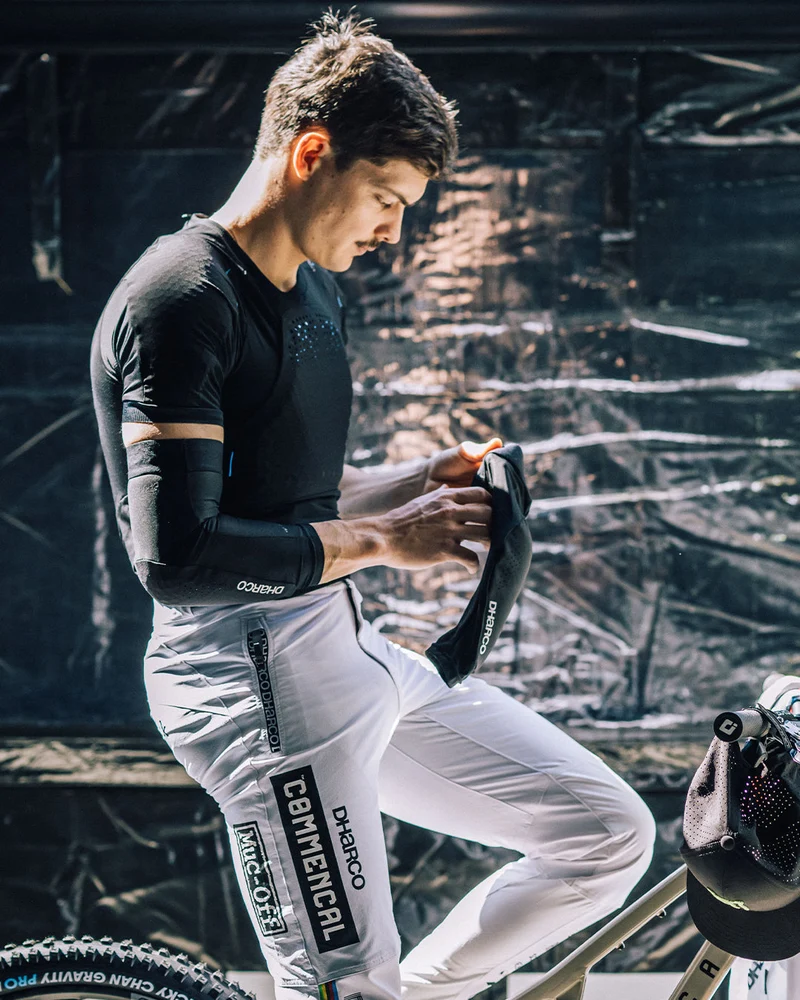 Gravity Elbow Pad