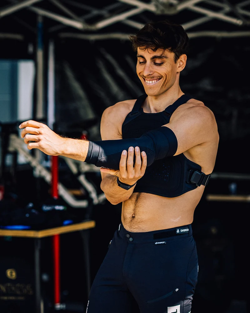 Gravity Elbow Pad