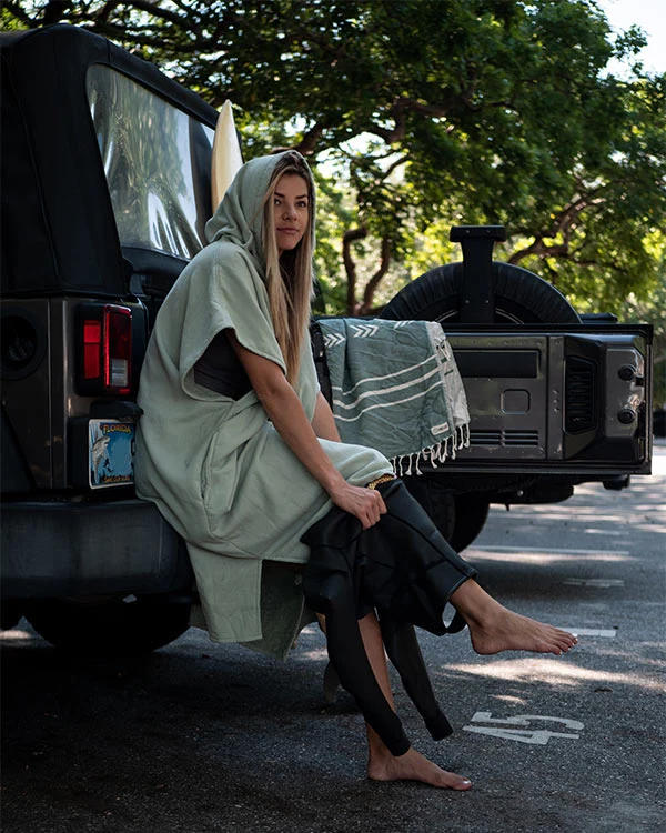 Terra Hooded Poncho Sage
