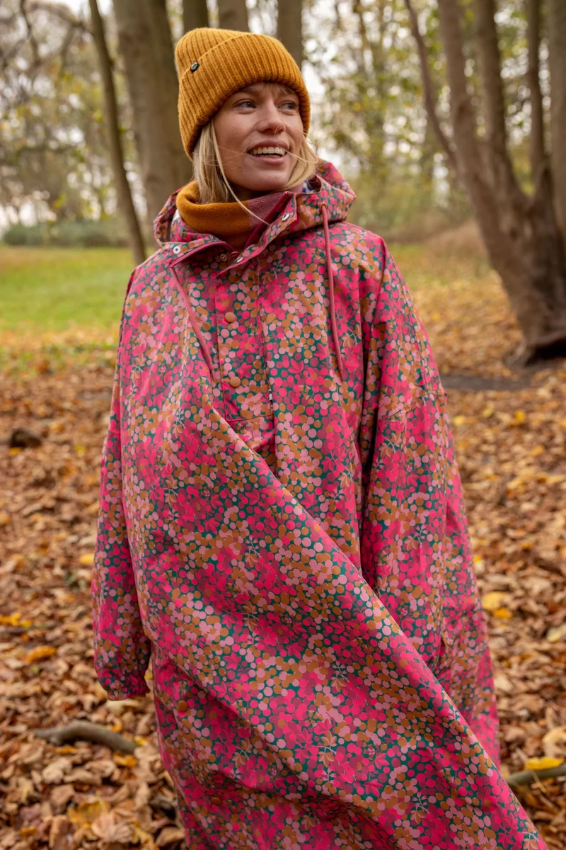 Danefae Danedream Drops Poncho Berrygood Roze