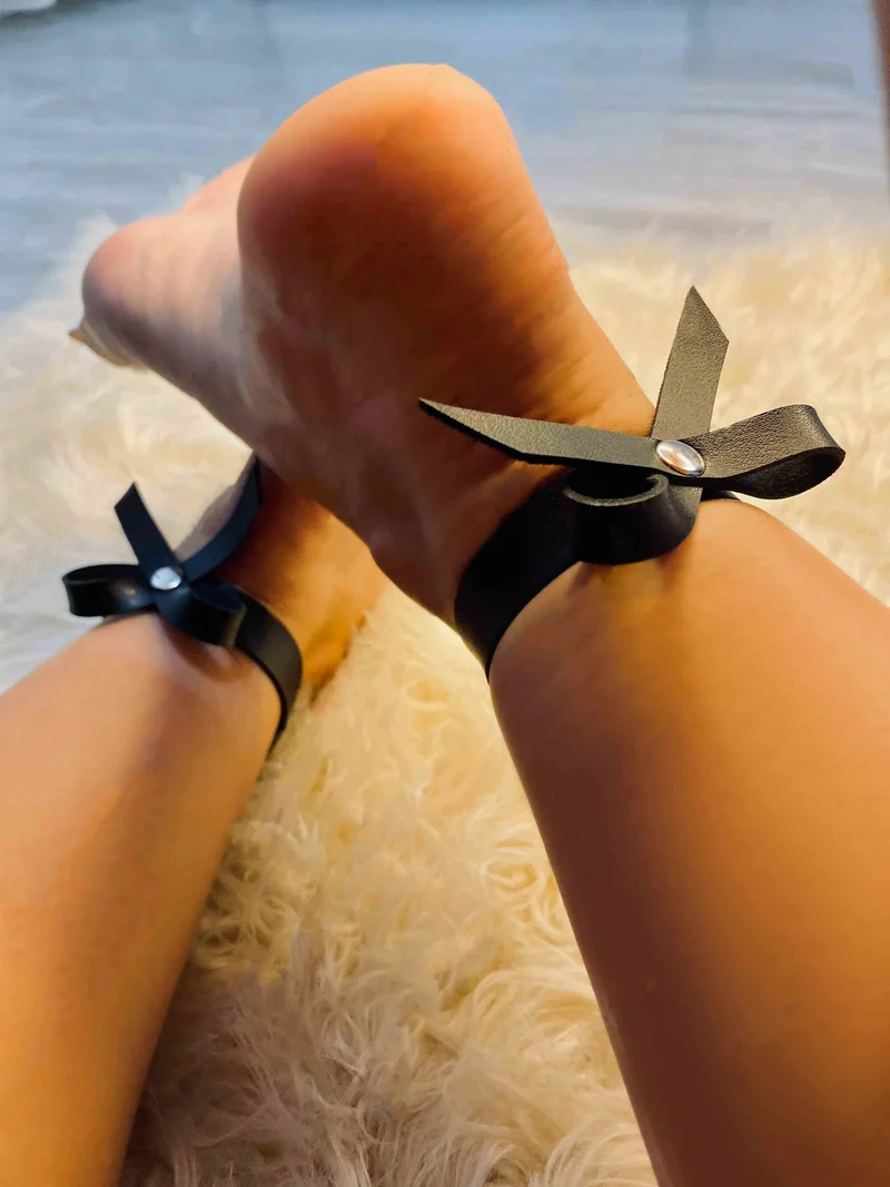 🔥Kinky Fußkettchen mit Schleife 🔥