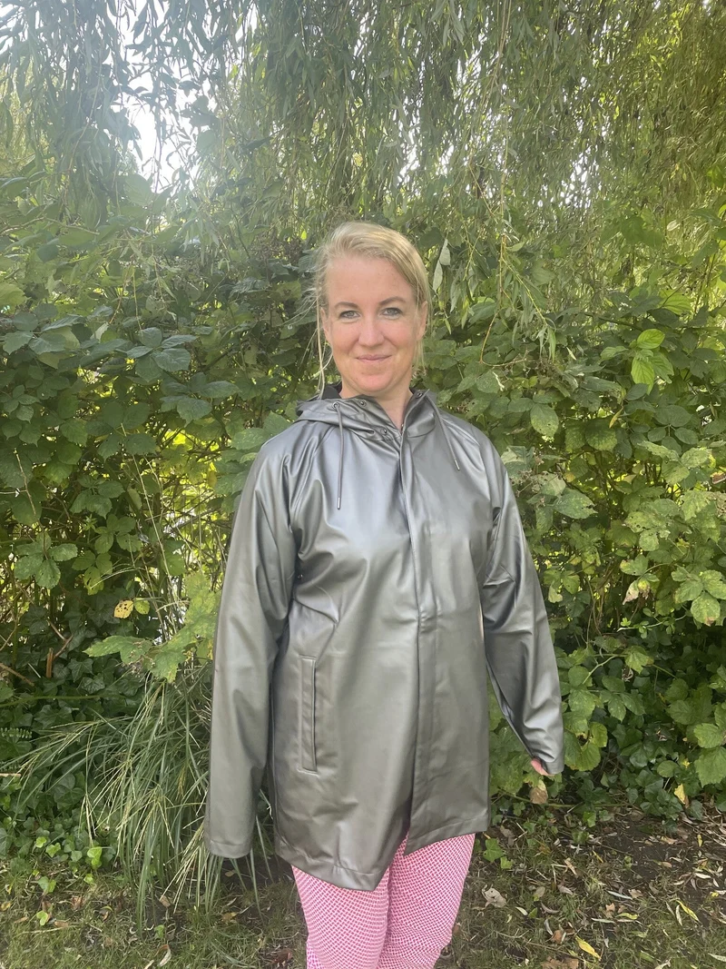 Bui(t)enkansjes! Rain Short Coat Metallic Charcoal Sale XS en S