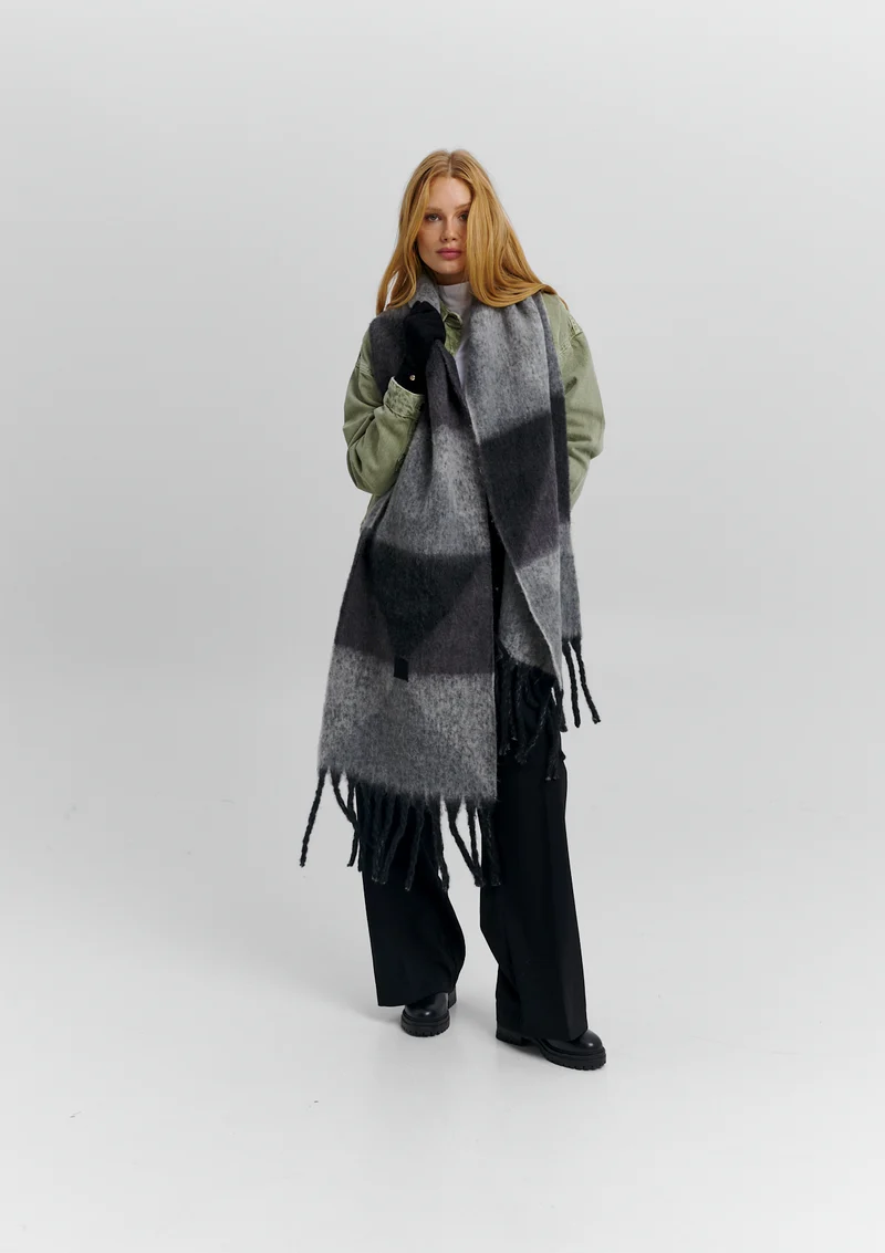 Cozy Scarf - Black