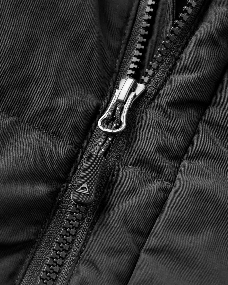 Grounded Isolierte Jacke - Schwarz