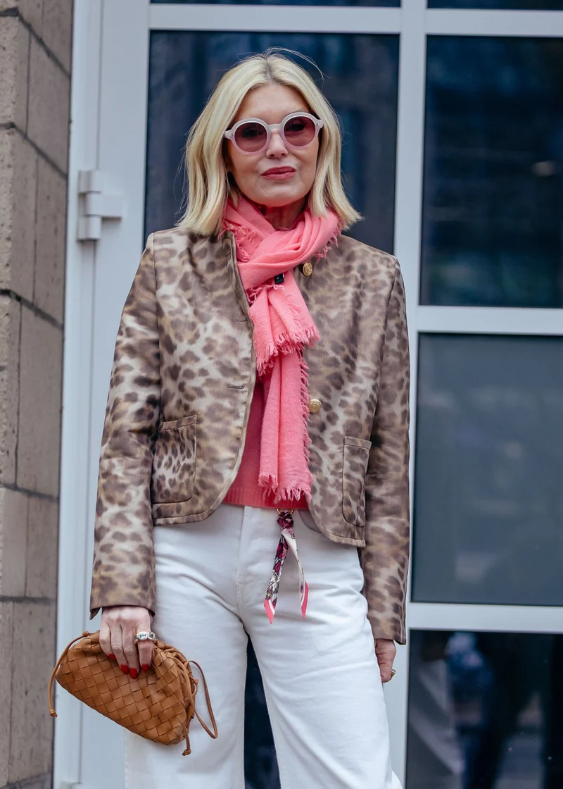 Feline Jacke, Leo