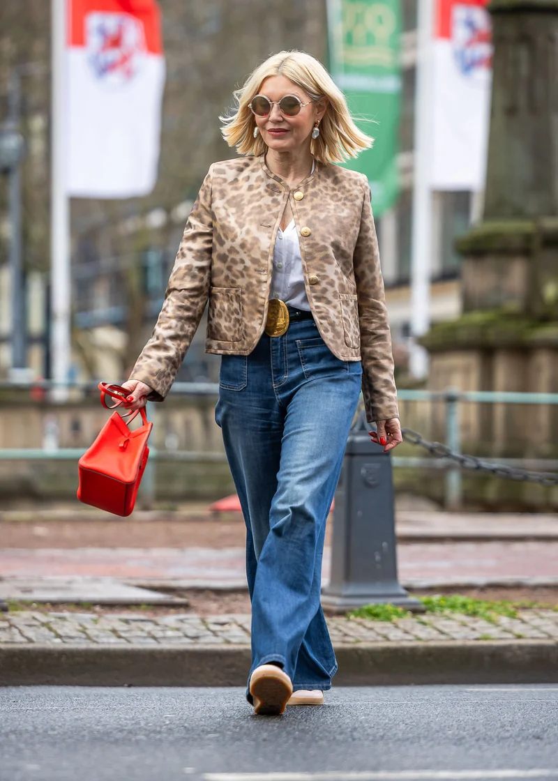 Feline Jacke, Leo