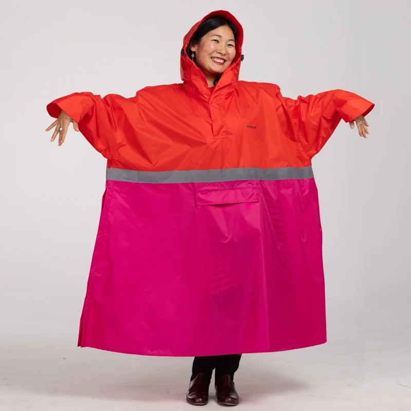 Großer Regenponcho mit Ärmeln (mit reflektierendem Streifen)