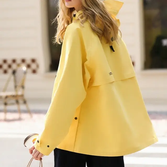 Weite Regenjacke Damen kurz