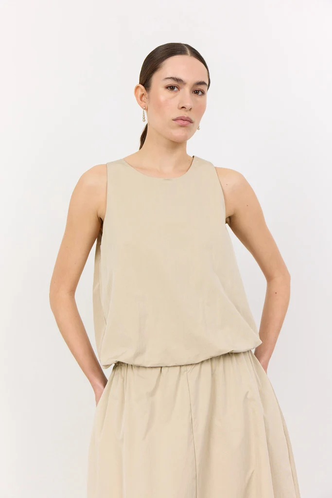 Lea 1 | Lys sand | Top fra Levete Room