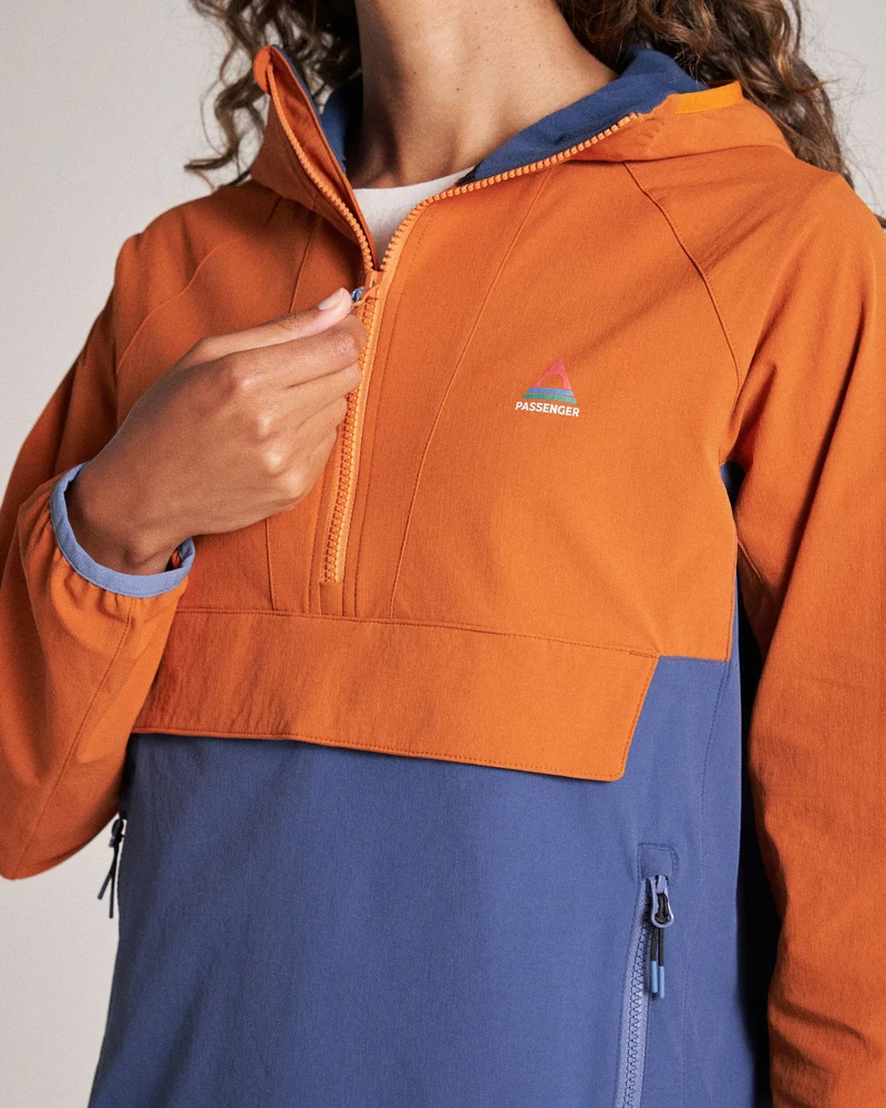 Ocean Light Softshell Anorak - Dunkles Denim/Sonnenuntergangs-Orange