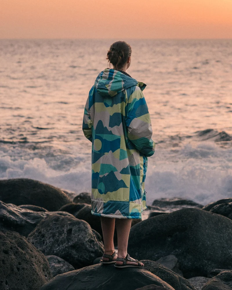 Waves Sherpa Lined Surf-Poncho - Vista Patchwork Aqua