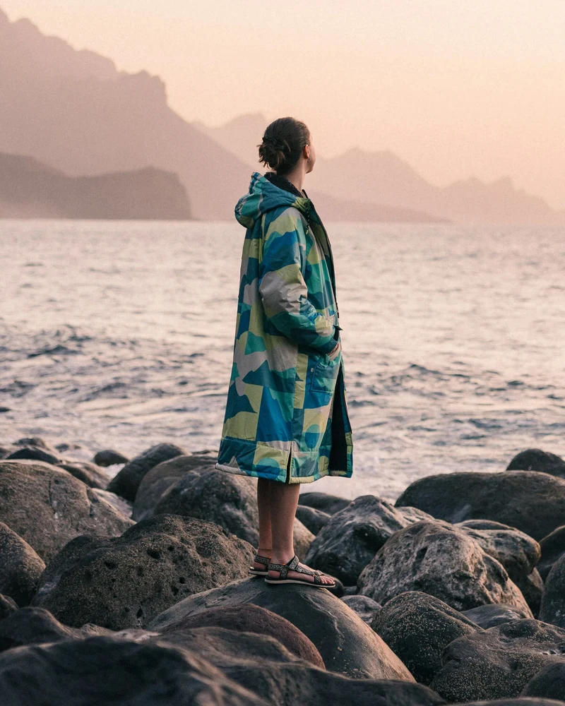Waves Sherpa Lined Surf-Poncho - Vista Patchwork Aqua