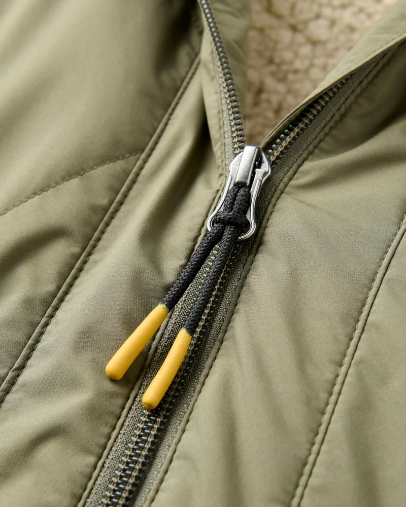 Lucia Sherpa-gefütterter Bomber-Jacket – Staubiges Olive