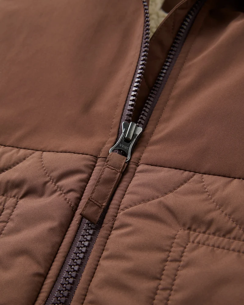 Flora Sherpa Lined Kurze Weste - Kastanienbraun