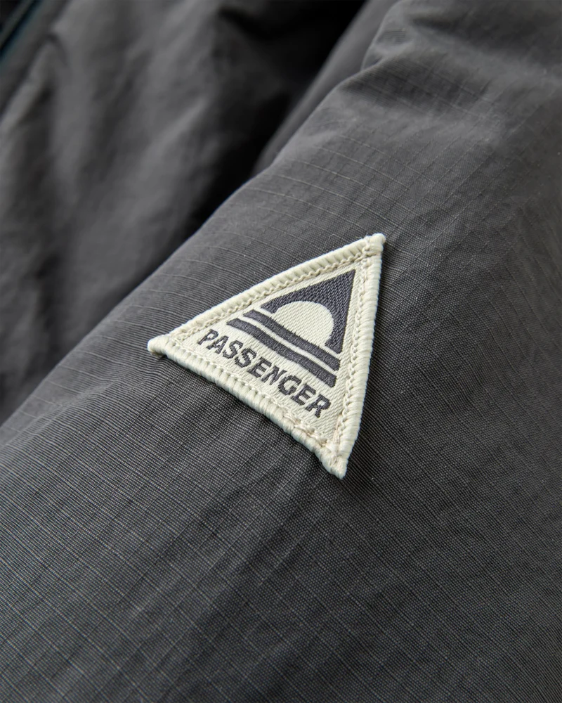 Ozean Isolierter Anorak – Verblasstes Schwarz
