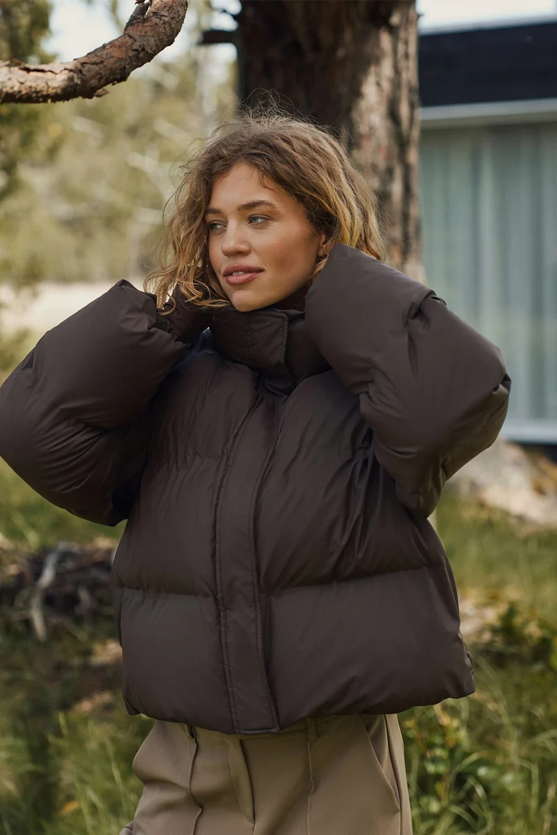 Rhea C Puffer Jacket | Dark Brown | Jakke fra Neo Noir