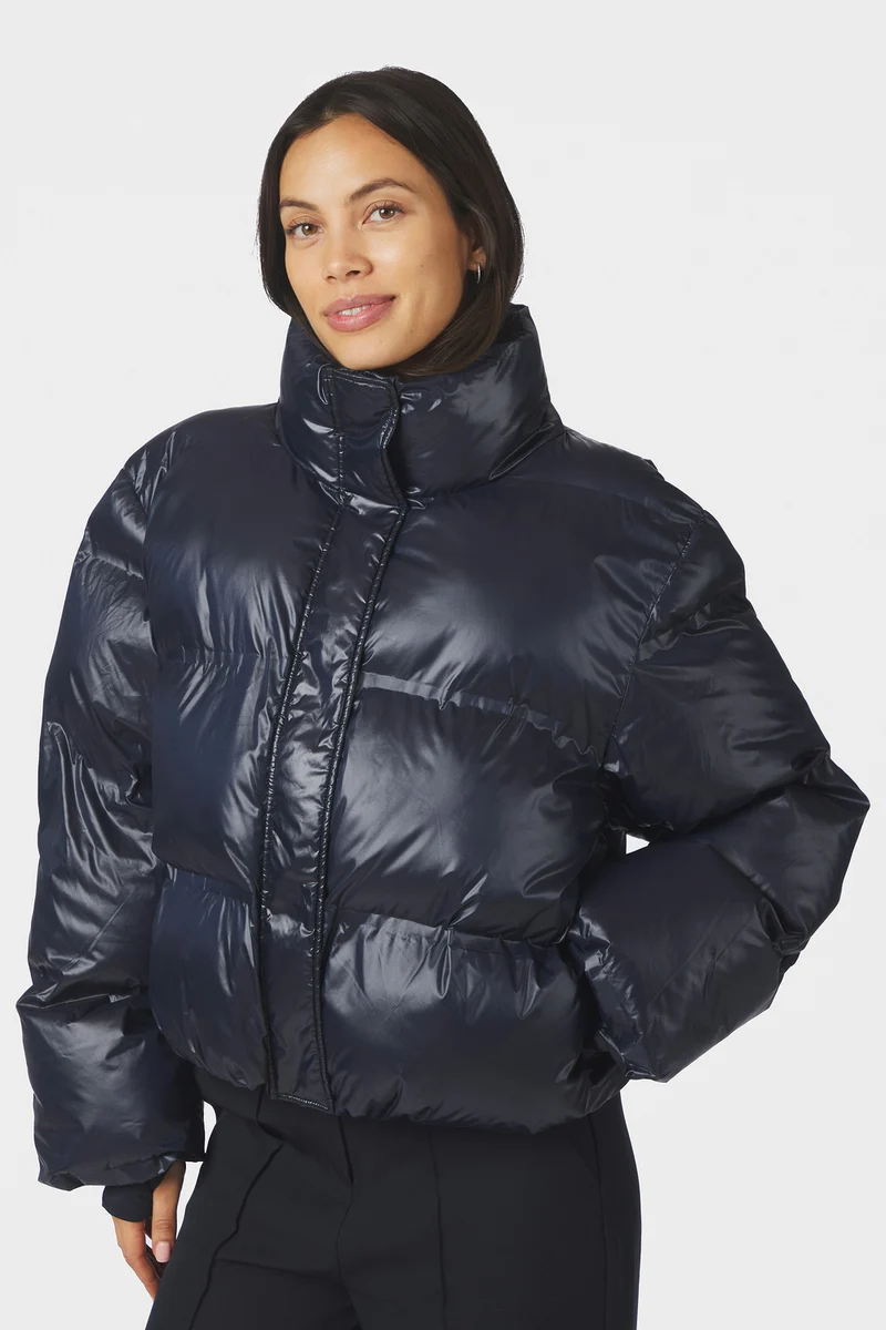 Rhea Shiny Puffer Jacket | Navy | Jakke fra Neo Noir