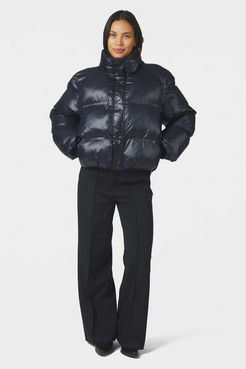 Rhea Shiny Puffer Jacket | Navy | Jakke fra Neo Noir