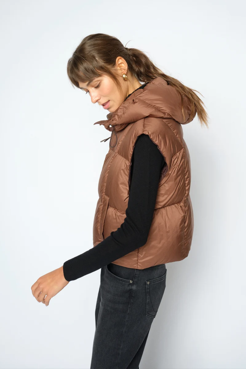 Kiara Tally Down Vest | Downtown Brown | Jakke fra Mos Mosh