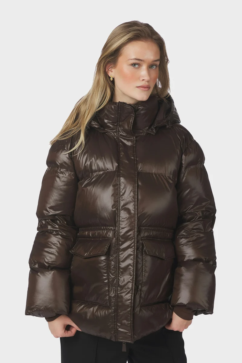 Clotilde Shiny Puffer Jacket | Chocolate Brown | Jakke fra Neo Noir