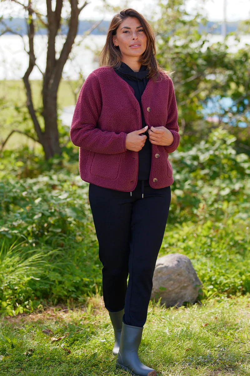 Ada Teddy Jacket | Mørkerød | Jakke fra French Laundry