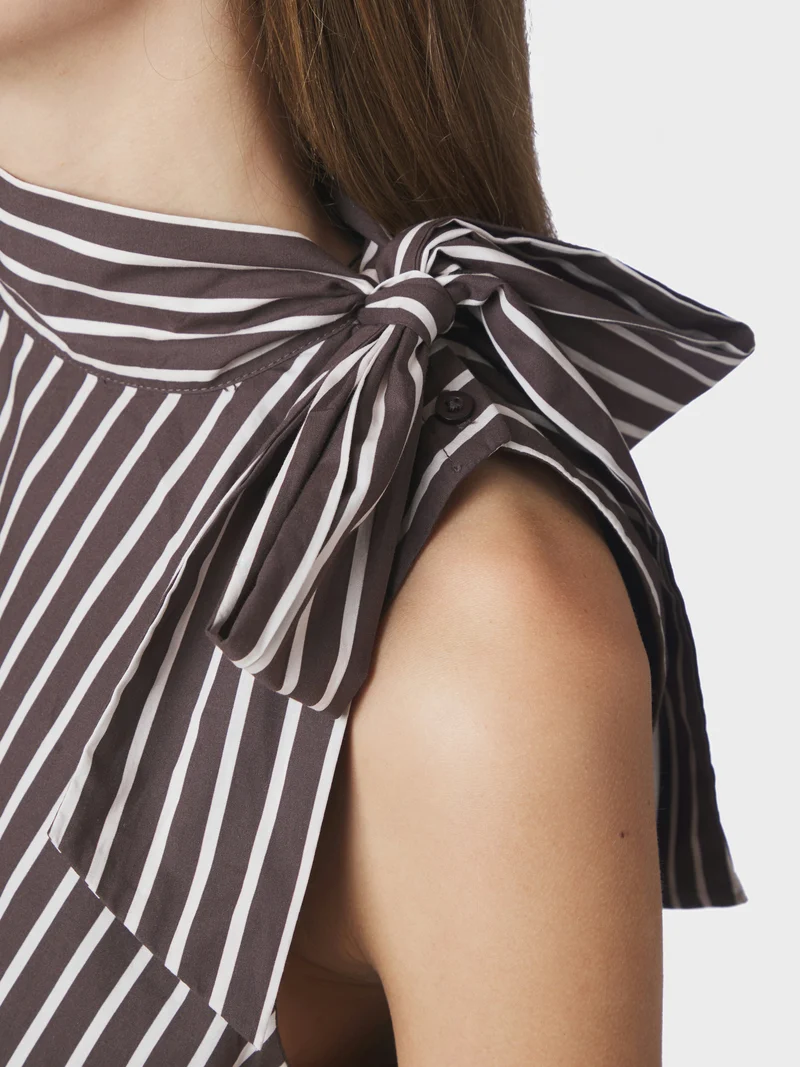 Veda Wide Stripe Top | Dark Brown | Top fra Neo Noir