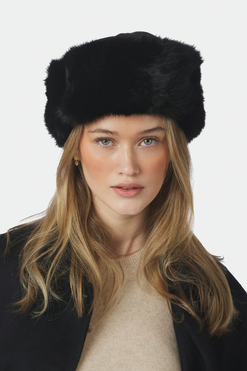 Nappi Faux Fur Hat | Black | Accessories fra Neo Noir