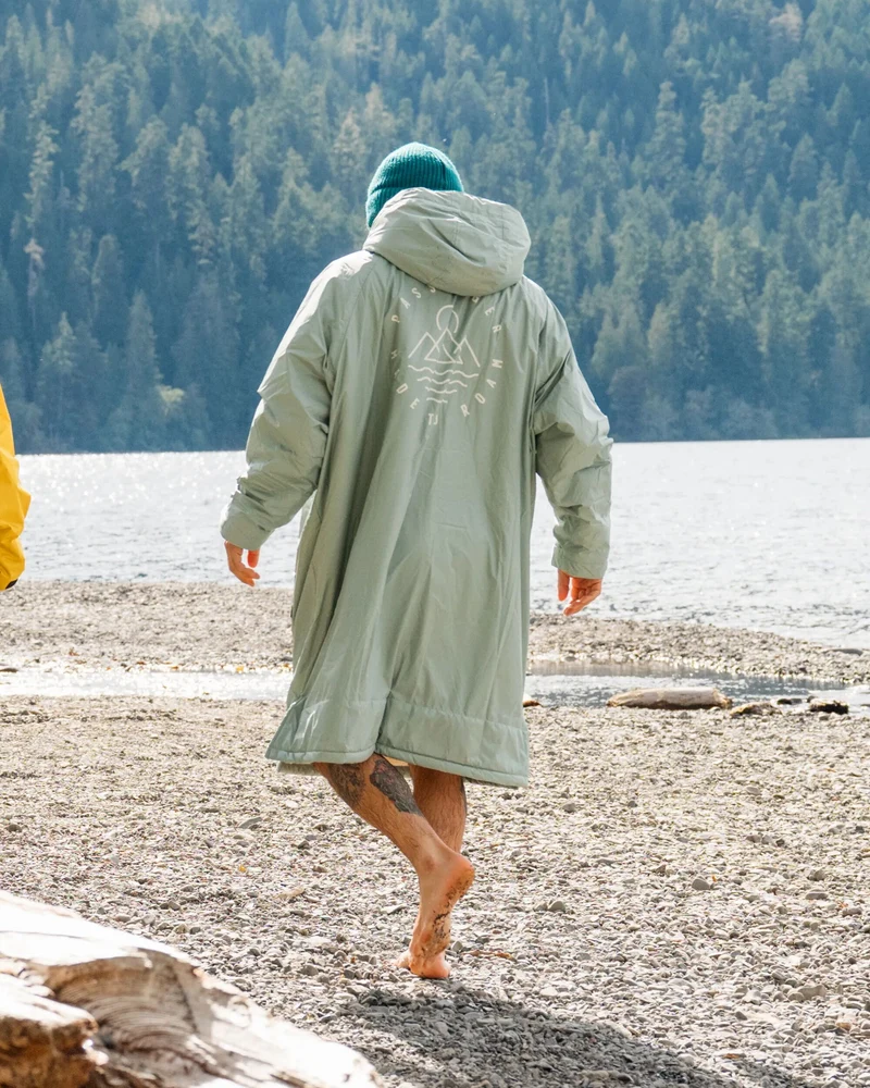 Escapism Sherpa Gefütterter Surf-Poncho - Pistazie