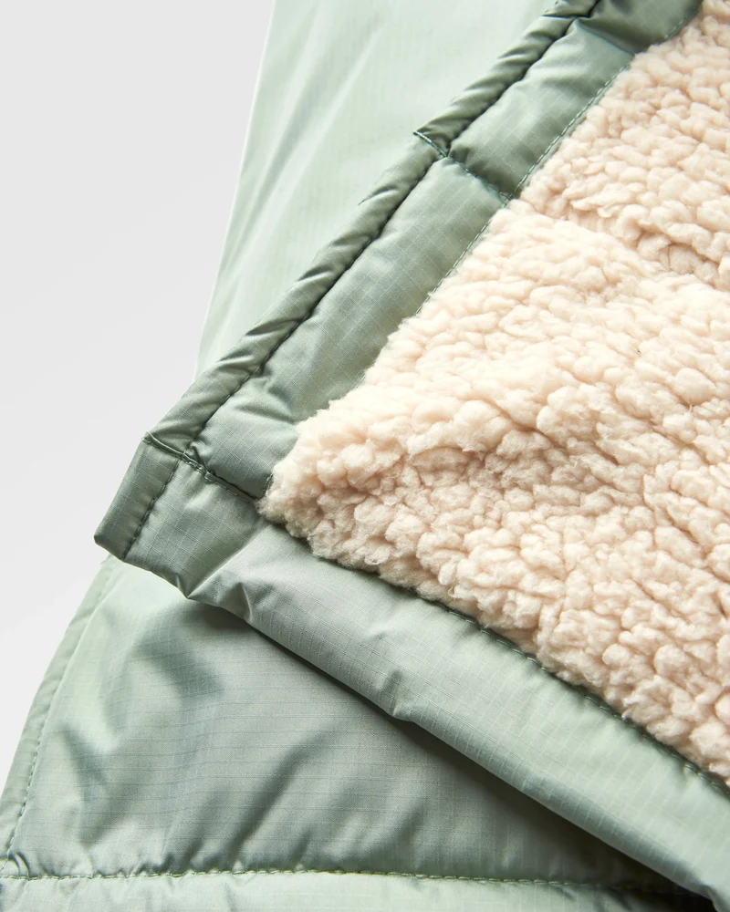 Escapism Sherpa Gefütterter Surf-Poncho - Pistazie