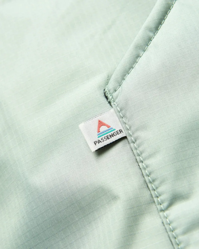 Escapism Sherpa Gefütterter Surf-Poncho - Pistazie