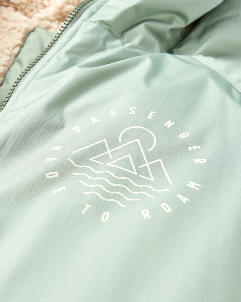 Escapism Sherpa Gefütterter Surf-Poncho - Pistazie