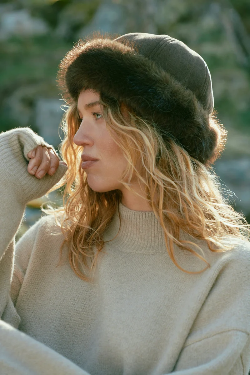 Nappi Faux Fur Hat | Brown | Accessories fra Neo Noir