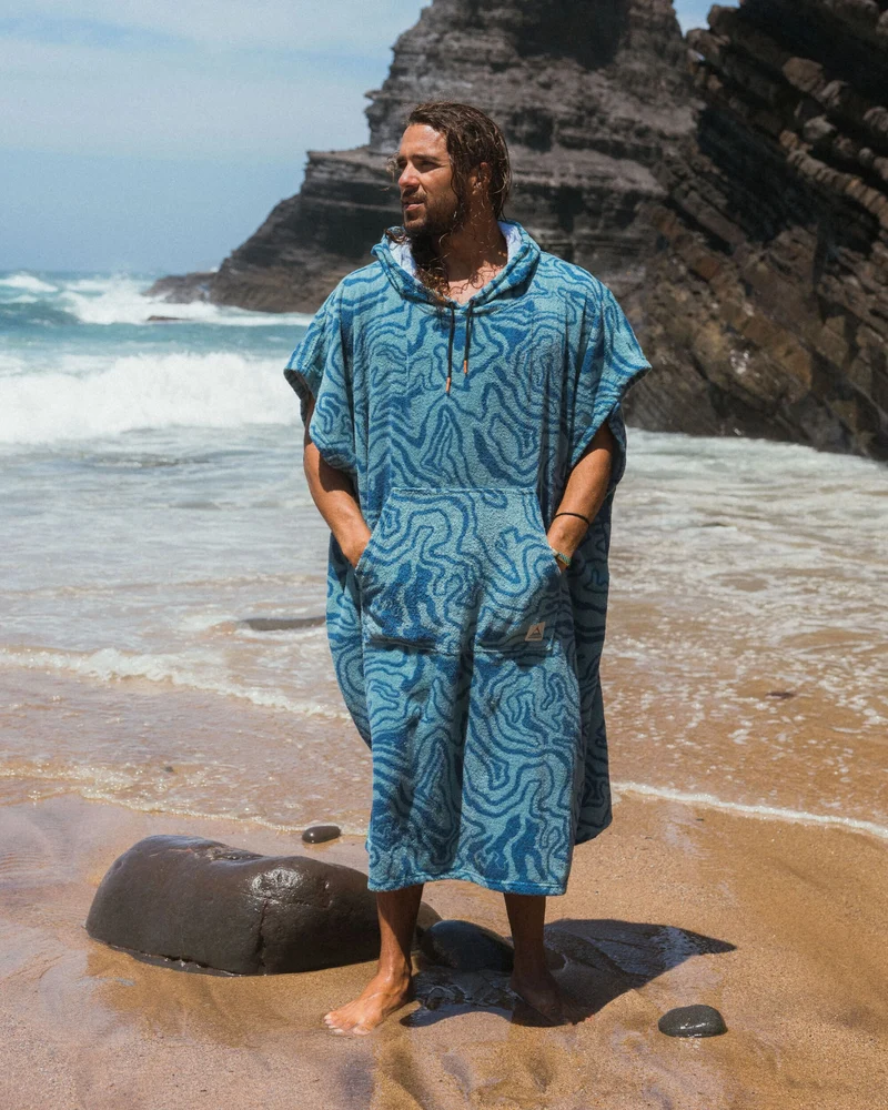 Shoreline Baumwollhandtuch-Poncho - Strata Swirl Arktik
