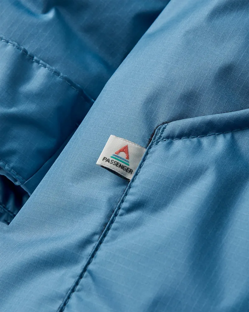 Escapism Sherpa Lined Changing Robe - Moonlight Blue → Escapism Sherpa Gefütterter Surf-Poncho - Moonlight Blue