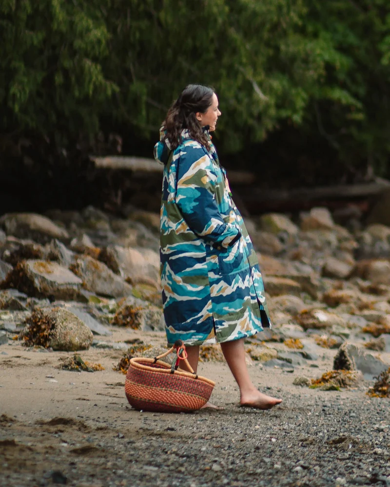 Waves Sherpa Lined Changing Robe - Mount Scenic Khaki Waves Sherpa Gefütterter Surf-Poncho - Mount Scenic Khaki