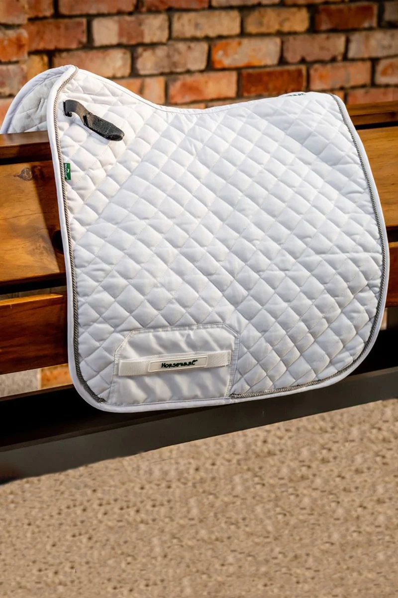 Signature Dressurschabracke White P-VB
