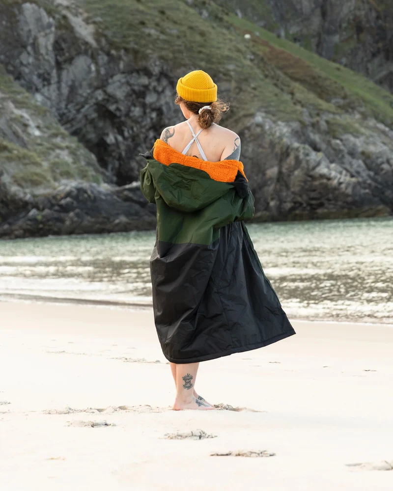 Tempest Wasserdichter Surf-Poncho - Tanne/ Schwarz