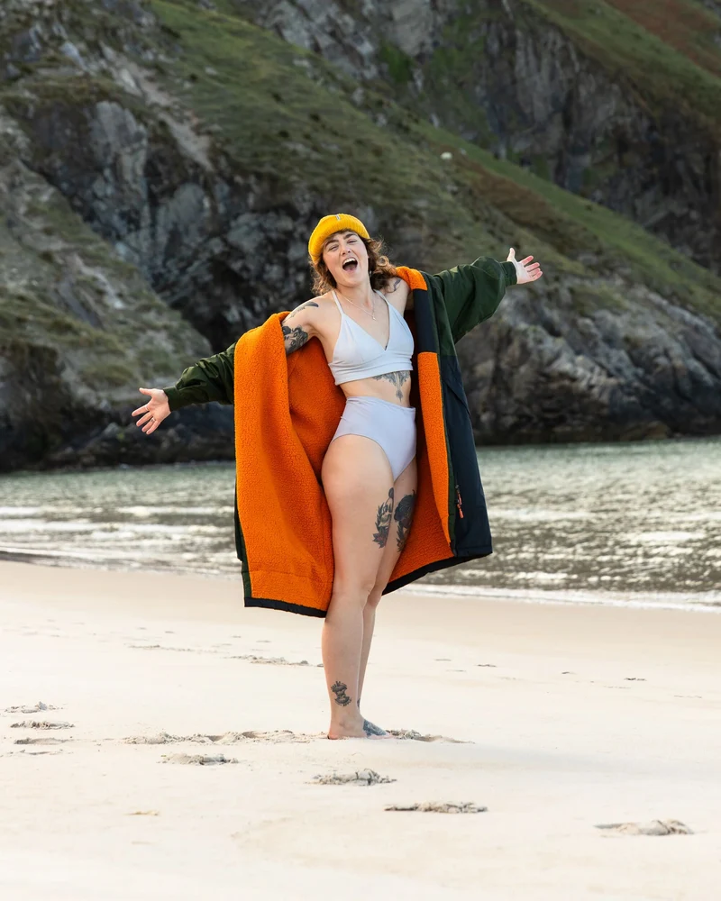 Tempest Wasserdichter Surf-Poncho - Tanne/ Schwarz