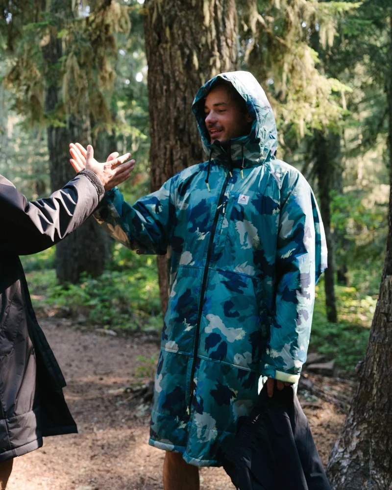 Waves Sherpa Lined Changing Robe - Alpine Camo Regenwald