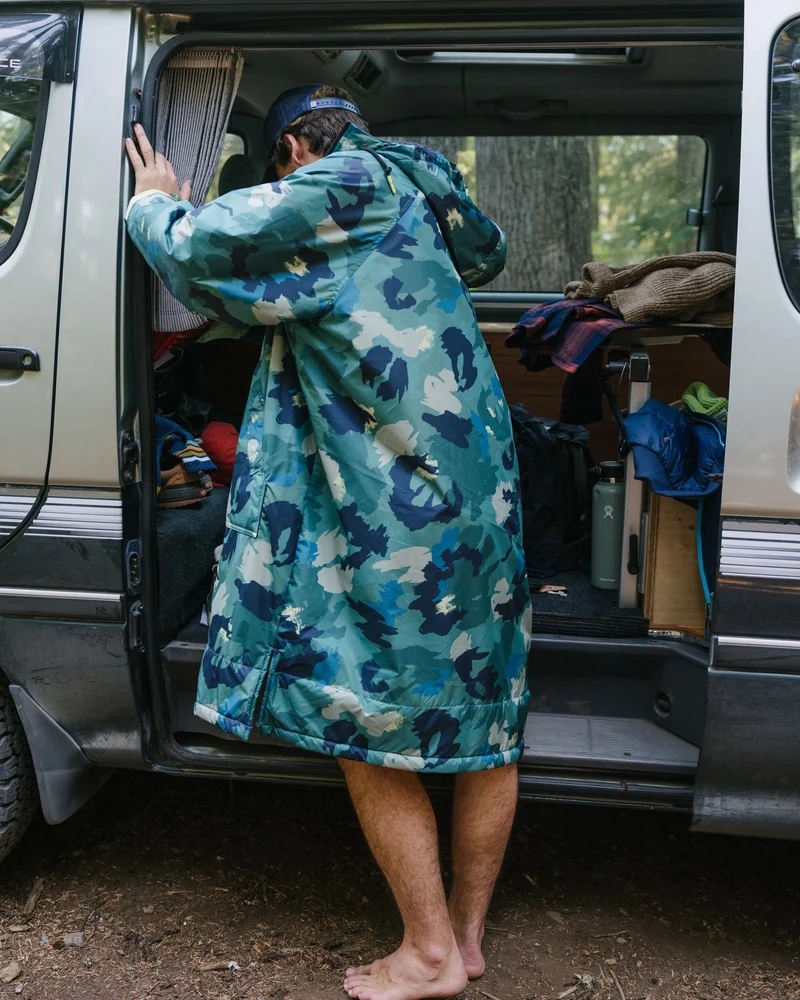 Waves Sherpa Lined Changing Robe - Alpine Camo Regenwald