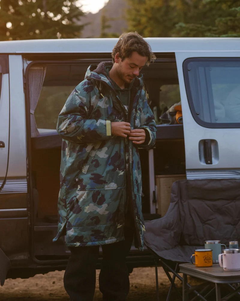 Waves Sherpa Lined Changing Robe - Alpine Camo Regenwald