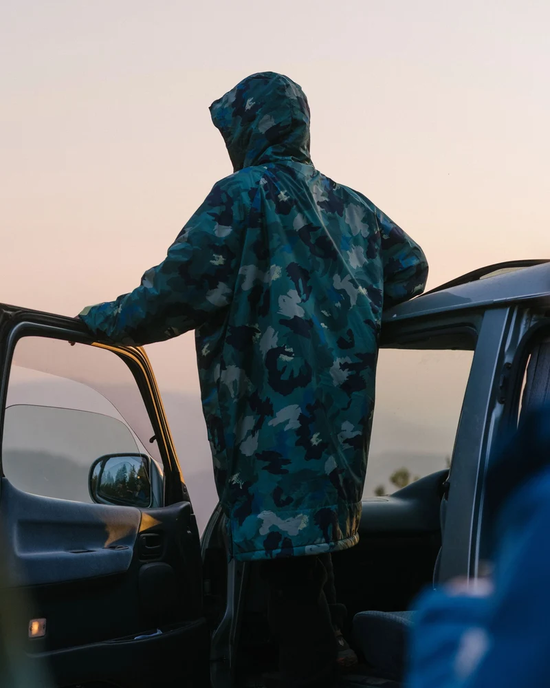Waves Sherpa Lined Changing Robe - Alpine Camo Regenwald