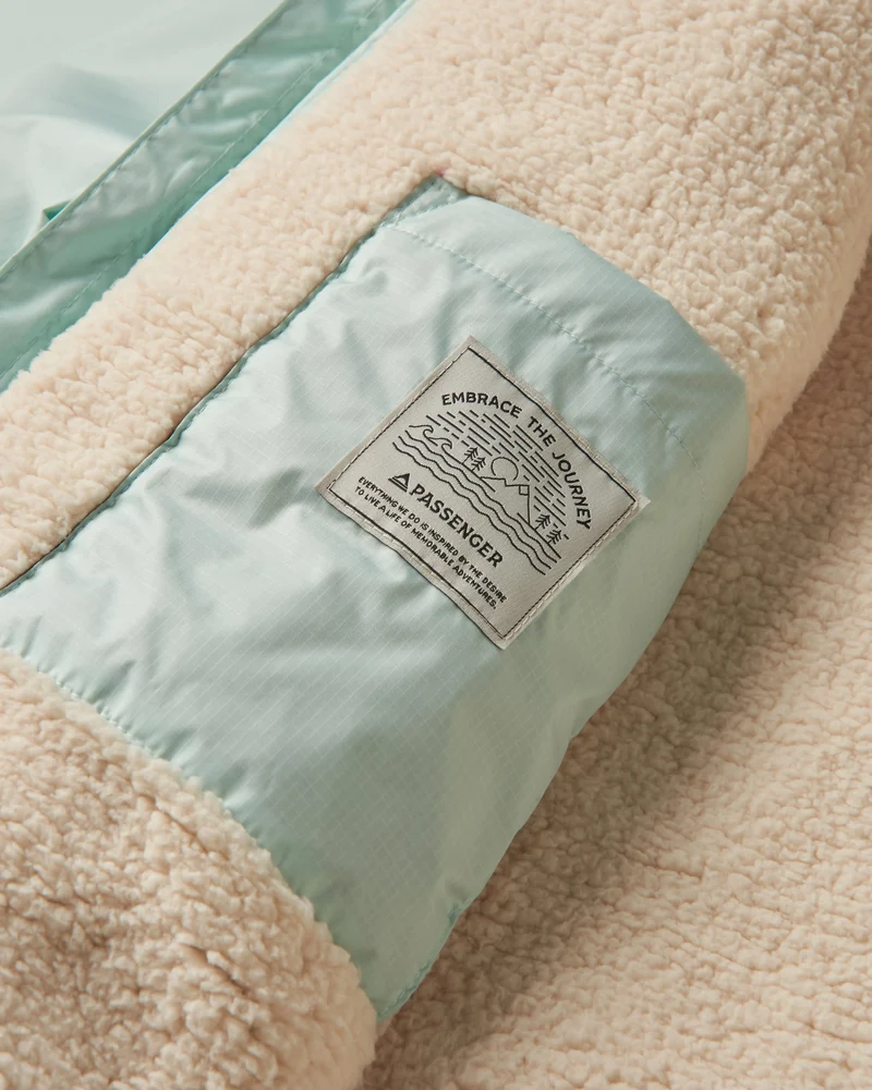 Waves Sherpa Lined Surf-Poncho - Surf Spray/Deep Sea