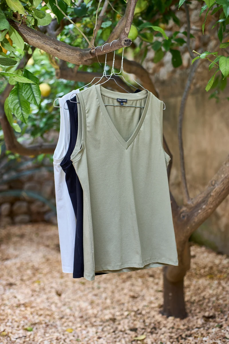 May V-Neck Top | Off White | Top fra Black Colour