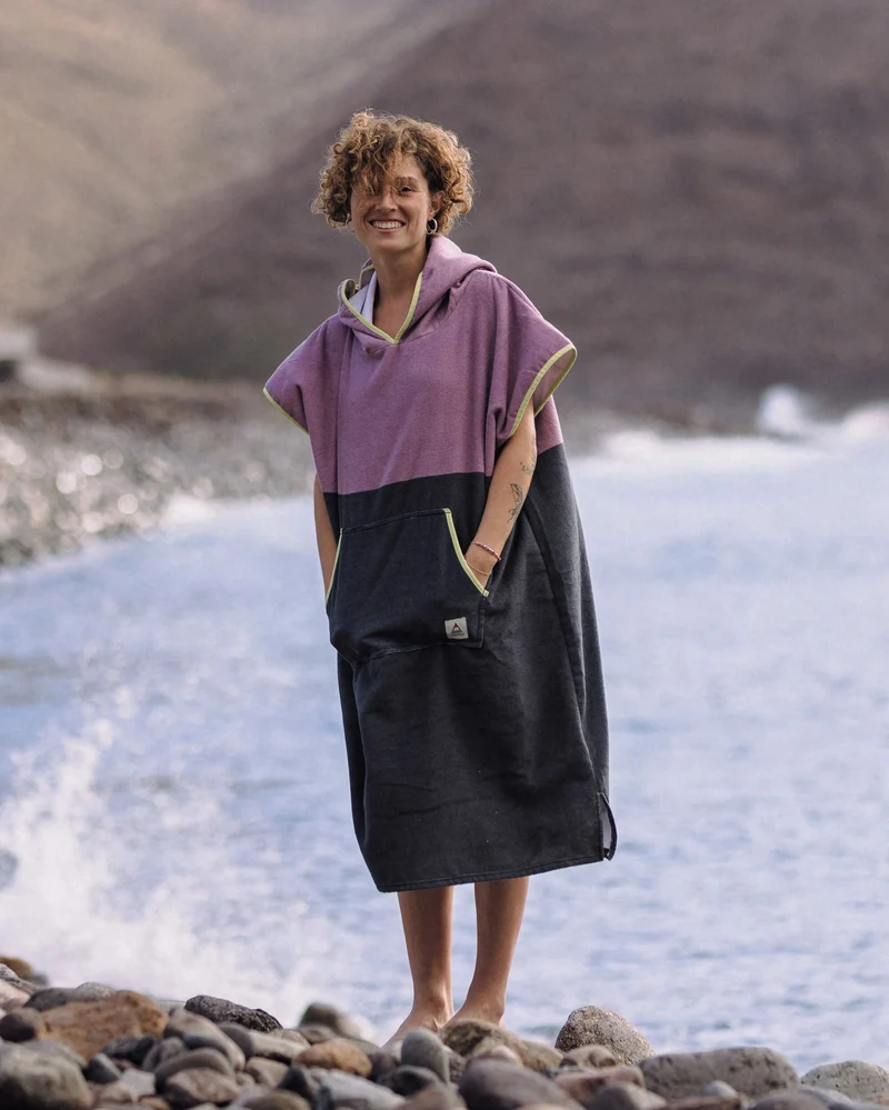 Tulum Surf-Poncho - Grape / Charcoal
