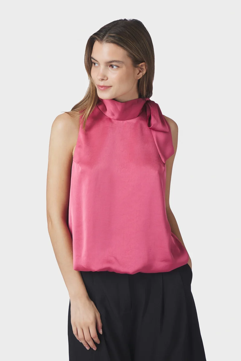 Veda Heavy Sateen Top | Cherry Pink | Top fra Neo Noir