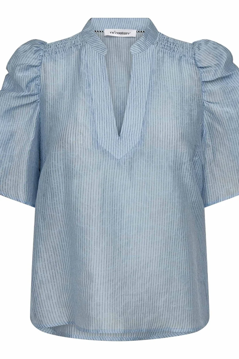 Sisu SS V-Blouse 45194 | Pale Blue | Top fra Co'couture