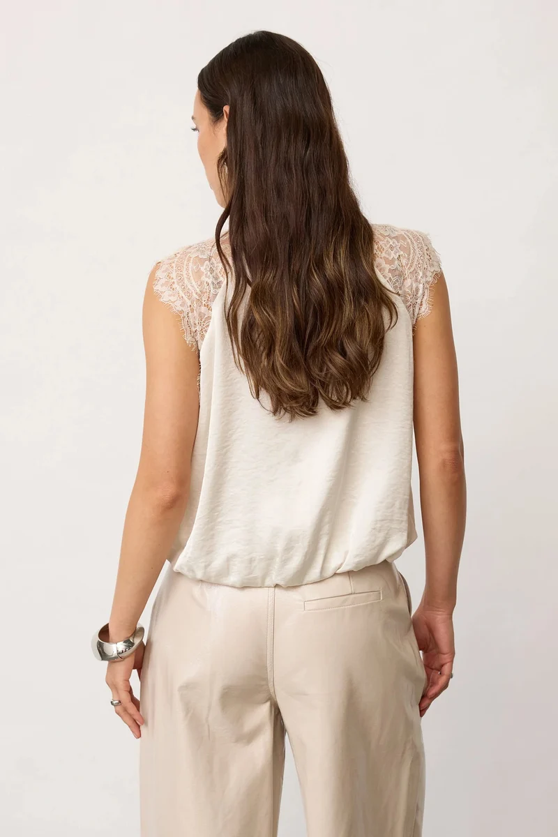 Idun Lace Ballon Top 45185 | Off white | Top fra Co'couture