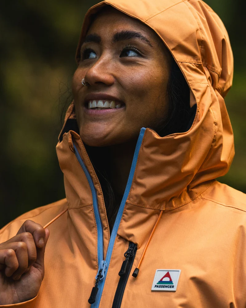 Terrain isolierte wasserabweisende Jacke - Korsarblau/Aprikose